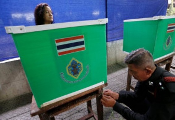 Թաիլանդում անցկացված հանրաքվեի արդյունքում հաղթել են նոր սահմանադրության կողմնակիցները