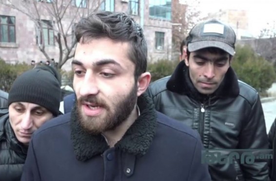 Ազատության հրապարակում տեղի ունեցած հավաքի ժամանակ սպառնալիքներ հնչեցնելու կասկածանքով բերման է ենթարկվել Ջիվան Աբրահամյանը. Tert.am