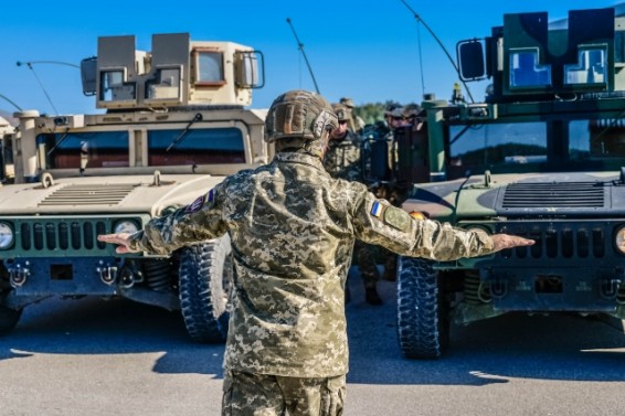 Волкер подтвердил планы США поставлять оружие на Украину