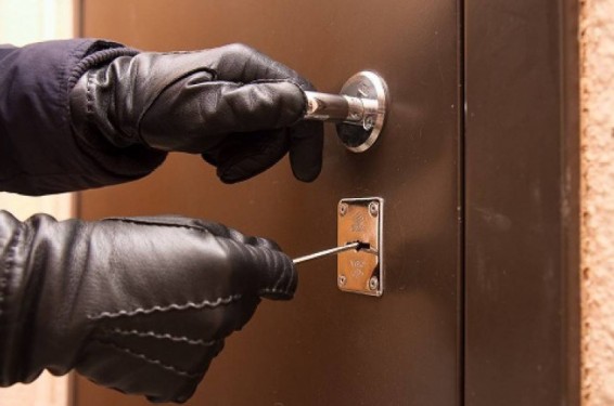 Թալանել են Դատական կարգադրիչների ծառայության բաժնի պետի տեղակալի տունը. Shamshyan.com