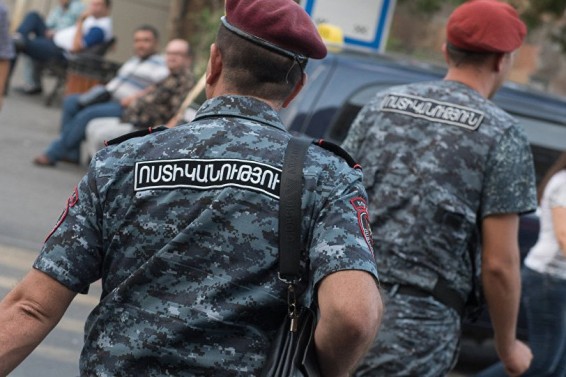 «Մենթական բեսպրեդել» Հայաստանում․ ոստիկանները համատարած «սևազգեստներ» ու «հաստավիզներ» են փնտրում