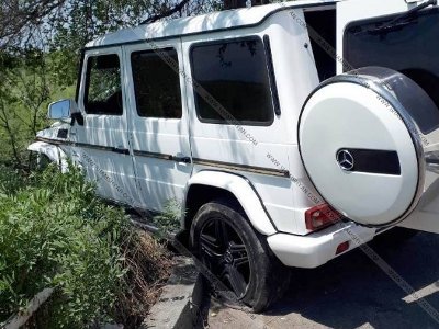 Խոշոր վթար Արմավիրում. բախվել են Mercedes G-ն ու Toyota Camry-ն. «յաշիկը» հայտնվել է ծառերի մեջ. կա վիրավոր