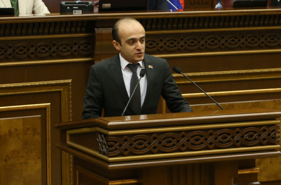 Նախագահը 2-րդ անգամ նույն թեկնածուին է ներկայացնում, և այստեղ մենք, այո, օրենքի խախտում տեսնում ենք. Տարոն Սիմոնյանը՝ Վ. Գրիգորյանին ՍԴ դատավորի թեկնածու առաջադրելու մասին