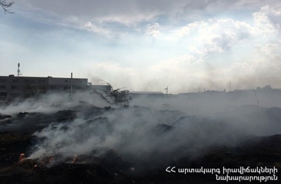 Խոշոր հրդեհ Եռաբլուր պանթեոնի մոտ. մեկնել է չորս մարտական հաշվարկ