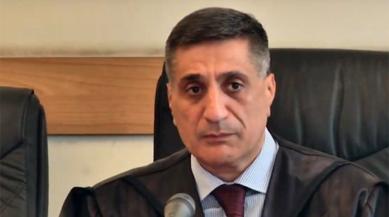 Судья по делу второго президента Армении Роберта Кочаряна вновь отказался брать самоотвод