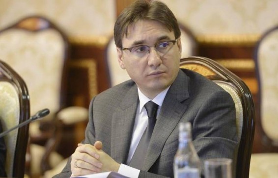 Бывший вице-премьер Армении хотел покинуть страну, но был снят с рейса