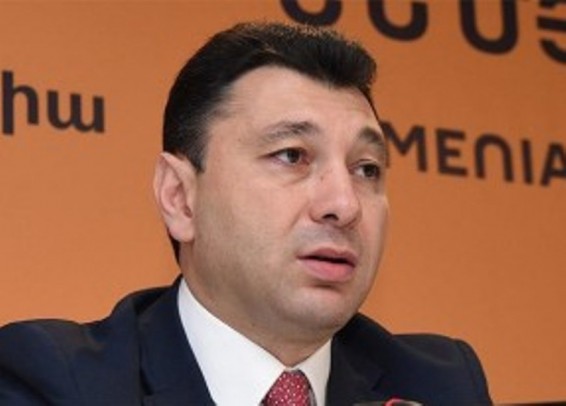 Վահե Գրիգորյանը քաղաքական սամազվանեց է, իսկ Փաշինյանը կարող է մի օր արթնանալ ու ասել, որ ինքը Տիգրան Մեծն է. Շարմազանով