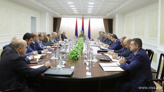 ԱԱԾ տնօրենն առանձին ոլորտներում կատարված աշխատանքների վերաբերյալ խիստ գնահատականներ է տվել