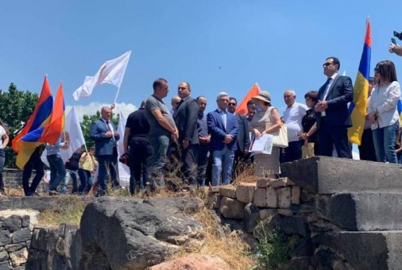 Սերժ Սարգսյանը ՀՀԿ անդամների հետ այցելել է Աղձք