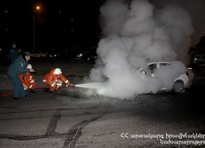 Վանաձորում ոստիկանության շենքի մոտ BMW մեքենա է այրվել