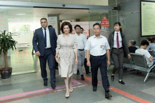 Աննա Հակոբյանը Հանոյում այցելել է արյան հիվանդություններ ունեցող երեխաներին