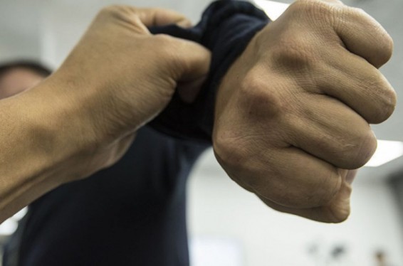 Նոր Գեղիում 2 մարդու ծանր վնասվածք հասցնելու համար 28-ամյա երիտասարդին մեղադրանք է առաջադրվել