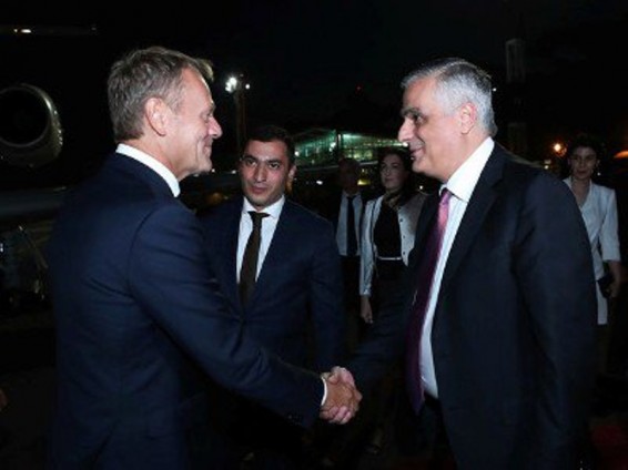 Փոխվարչապետ Մհեր Գրիգորյանը դիմավորել է ԵԽ նախագահ Դոնալդ Տուսկին