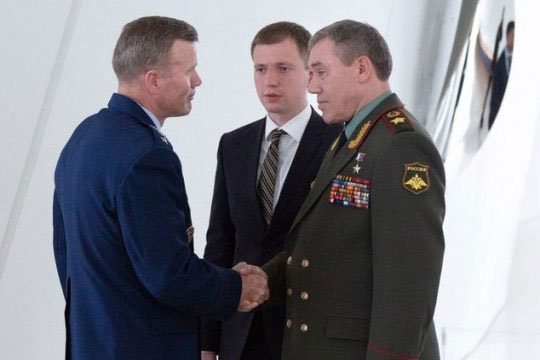 Герасимов обсудил в Баку с начальником Генштаба Азербайджана проблемы безопасности