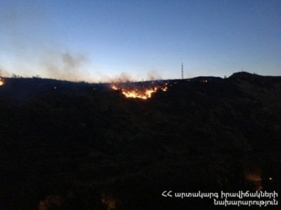 Ծիծեռնակաբերդում բռնկված հրդեհը մեկուսացվել է․ հրդեհաշիջման աշխատանքները շարունակվում են