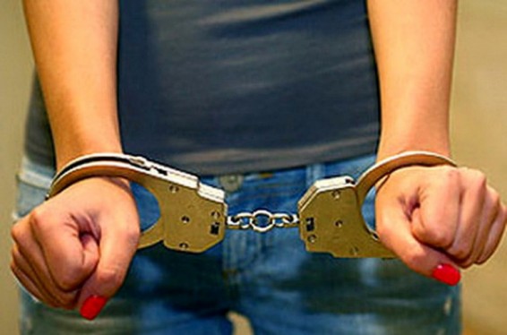 Մարգարյան ծննդատան դիմացի այգում աղբամաններ այրող կինը բերման է ենթարկվել