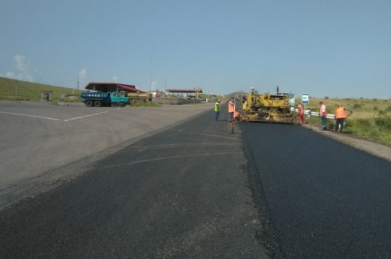 Մեկնարկել են Տաթևի խաչմերուկից դեպի Սիսիան ճանապարհահատվածի միջին նորոգման աշխատանքները