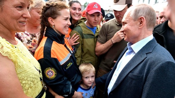 Պուտինը Mercedes է խոստացել փոքրիկ Դիմային