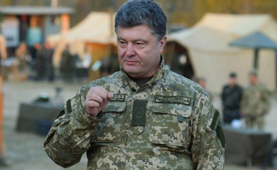 Порошенко поручил усилить боеготовность военных на границе с Крымом