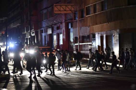 Վենեսուելան կրկին հայտնվել է մթության մեջ. Մադուրոն զանգվածային անջատումները «հանցավոր հարձակում» է որակել