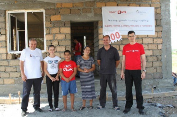 Մրգաստան գյուղում hիմքից կառուցվում է տուն՝ տարիներ շարունակ 18 քմ մակերեսով վագոն-տնակում ապրող Հասոյանների ընտանիքի համար