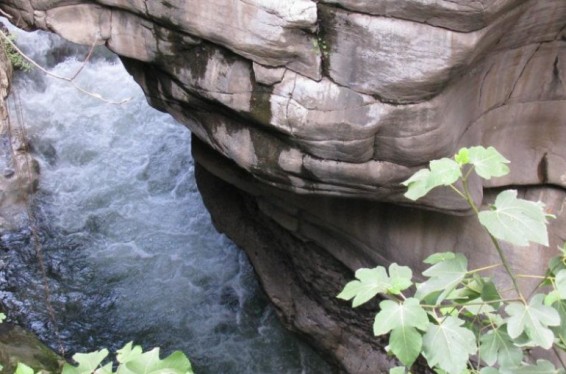 «Սատանի կամուրջ»-ից մարդ է ընկել. ահազանգ