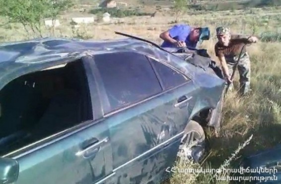 Լոռու մարզում մեքենան մոտ 7 մետր գլորվել է դեպի դաշտավայր