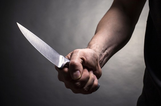 Կեչառիս եկեղեցու մոտ գտնվող այգում եղբայրների և այլ քաղաքացու միջև վիճաբանությունն ավարտվել է դանակահարությամբ