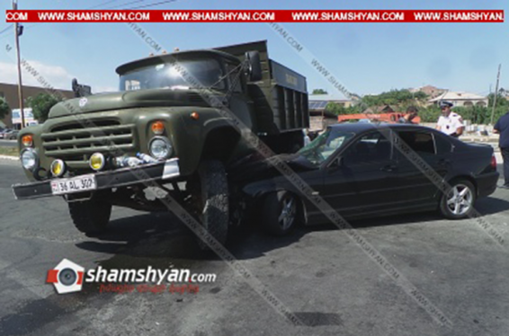 Քասախում BMW-ն մխրճվել է «ԶԻԼ»-ի մեջ