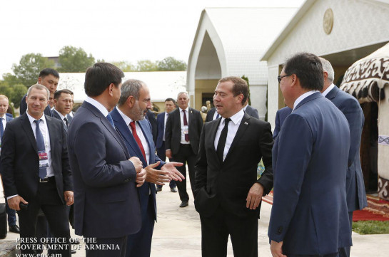 Փաշինյան-Մեդվեդև հանդիպումն ավարտվեց. Հարաբերություններում առաջընթաց կա
