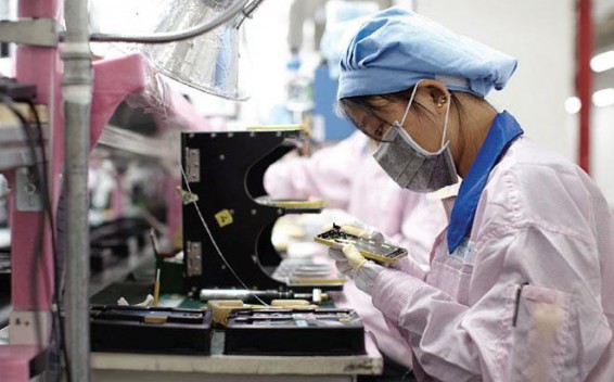 Сборщик iPhone компания Foxconn терпит убытки
