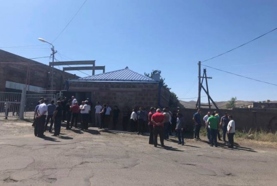 Մի խումբ մարալիկցիներ բողոքում են համայնքի ղեկավարից