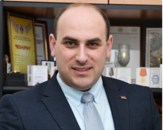 Երևանում կոտրել ու թալանել են հասարակական գործիչ, բազմաթիվ բարեգործական ակիցաների հեղինակ Մամիկոն Խուրշուդյանի ավտոմեքենան