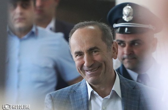 Ռոբերտ Քոչարյանի պաշտպանները դեռևս պաշտոնական ծանուցում չեն ստացել գործի մակագրման վերաբերյալ