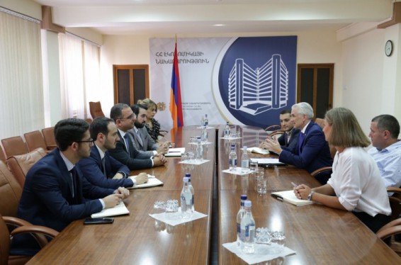 Տիգրան Խաչատրյանը ՄԱԿ-ի մշտական համակարգող Շոմբի Շարփի հետ քննարկել է Հայաստանի կայուն զարգացման նպատակները