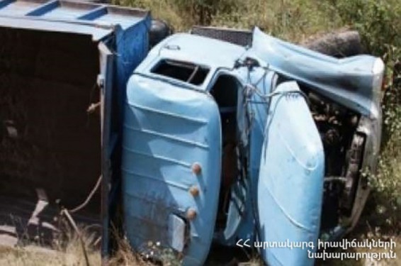 Արագածոտնի մարզում Opel-ը բախվել է ԶԻԼ-ին, որը կողաշրջվել է. վարորդներից մեկը հոսպիտալացվել է