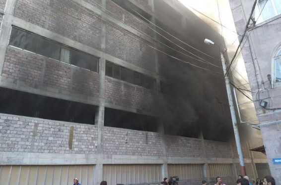 LIVE: Խոշոր հրդեհ «Մալաթիա մոլ»-ի շենքում