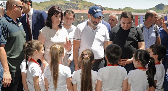 Լավ է ուշ, քան երբեք. Փաշինյանը շնորհավորել է կապանցիներին