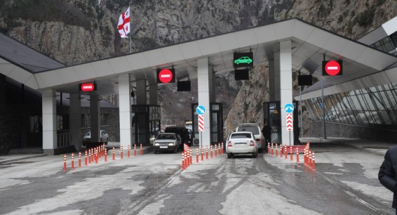 Դեղձերն անցան, խնդիրը մնաց․ ինչ չեն կարողանում կիսել «Սպայկան» ու ռուս մաքսավորները