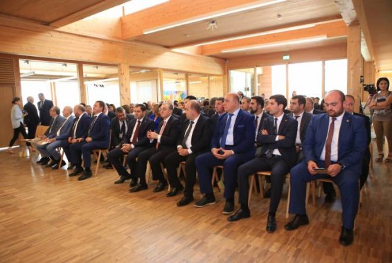 Դիվանագիտական ապարատի և մարզային պատասխանատուների հավաքը բացառիկ է ՀՀ պատմության մեջ. Պապիկյան