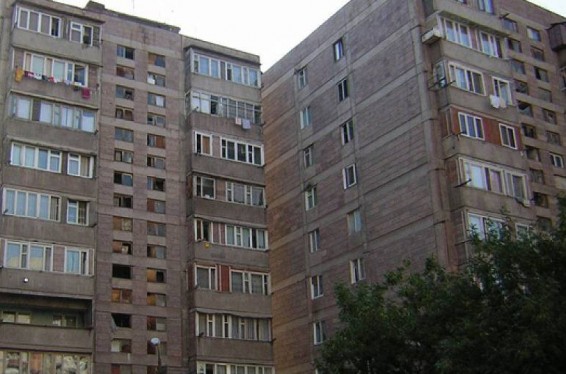 Երևանի Թումանյան փողոցի շենքերից մեկի 6-րդ հարկից 2.5 տարեկան երեխա է ընկել