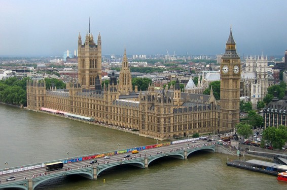 Парламент Великобритании официально приостановил работу до 14 октября