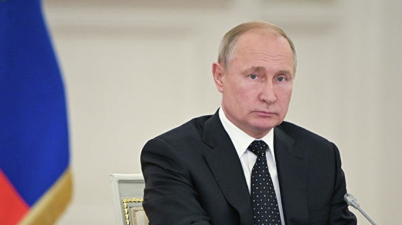 «Обещал 20 лет назад»: Путин выпил стопку водки в Дагестане