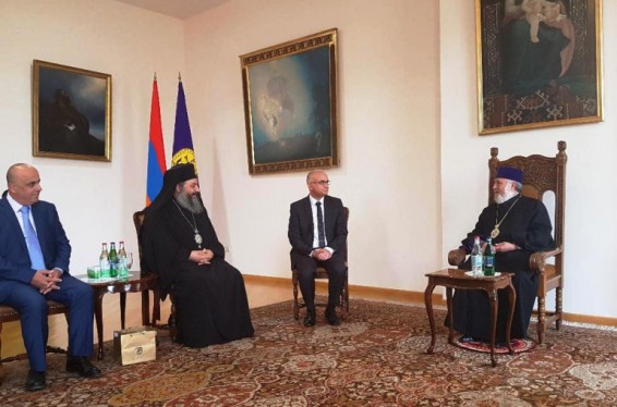 Ամենայն Հայոց Կաթողիկոսն ընդունել է Լիբանանից ժամանած պատվիրակությանը