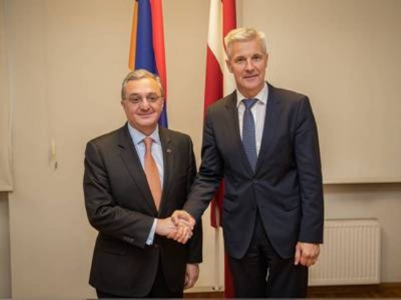 Առկա է ՆԱՏՕ-ի հետ արդյունավետ համագործակցության օրակարգ. Զոհրաբ Մնացականյանը՝ Արտիս Պաբրիկսին