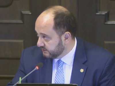 Կապահովվի յուրաքանչյուր երեխայի սահուն անցումը դպրոցական համակարգ․ Արայիկ Հարությունյան