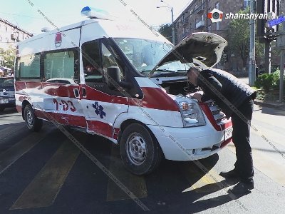 Երեւանում բախվել են Շտապօգնության մեքենան եւ Hyundai Sonata-ն․ կա վիրավոր