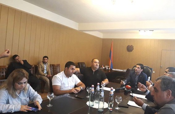 «Դե հերիք է, էլի, ժողովրդին կերաք, էլի». Նորաշենցին՝ Արարատի մարզպետին