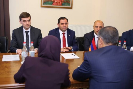 Сурен Папикян принял министра дорог и градостроительства Ирана
