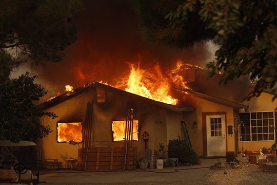 Կալիֆորնիայի հարավում 80 հազար բնակիչ լքում է իր տունը անտառային հրդեհների պատճառով